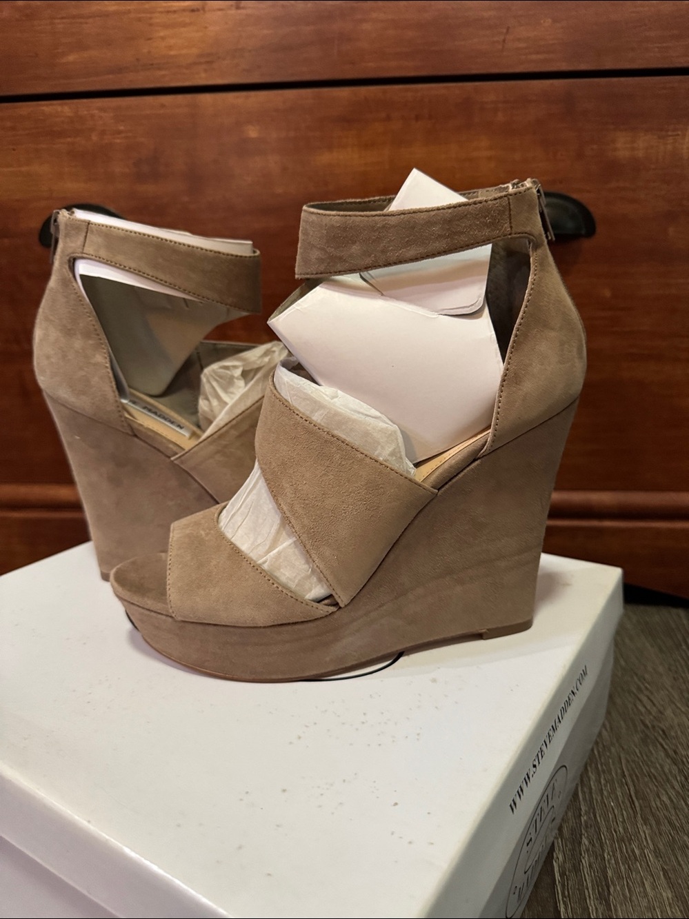 Steve Madden Taupe Suede Essex Platform Wedge NIB